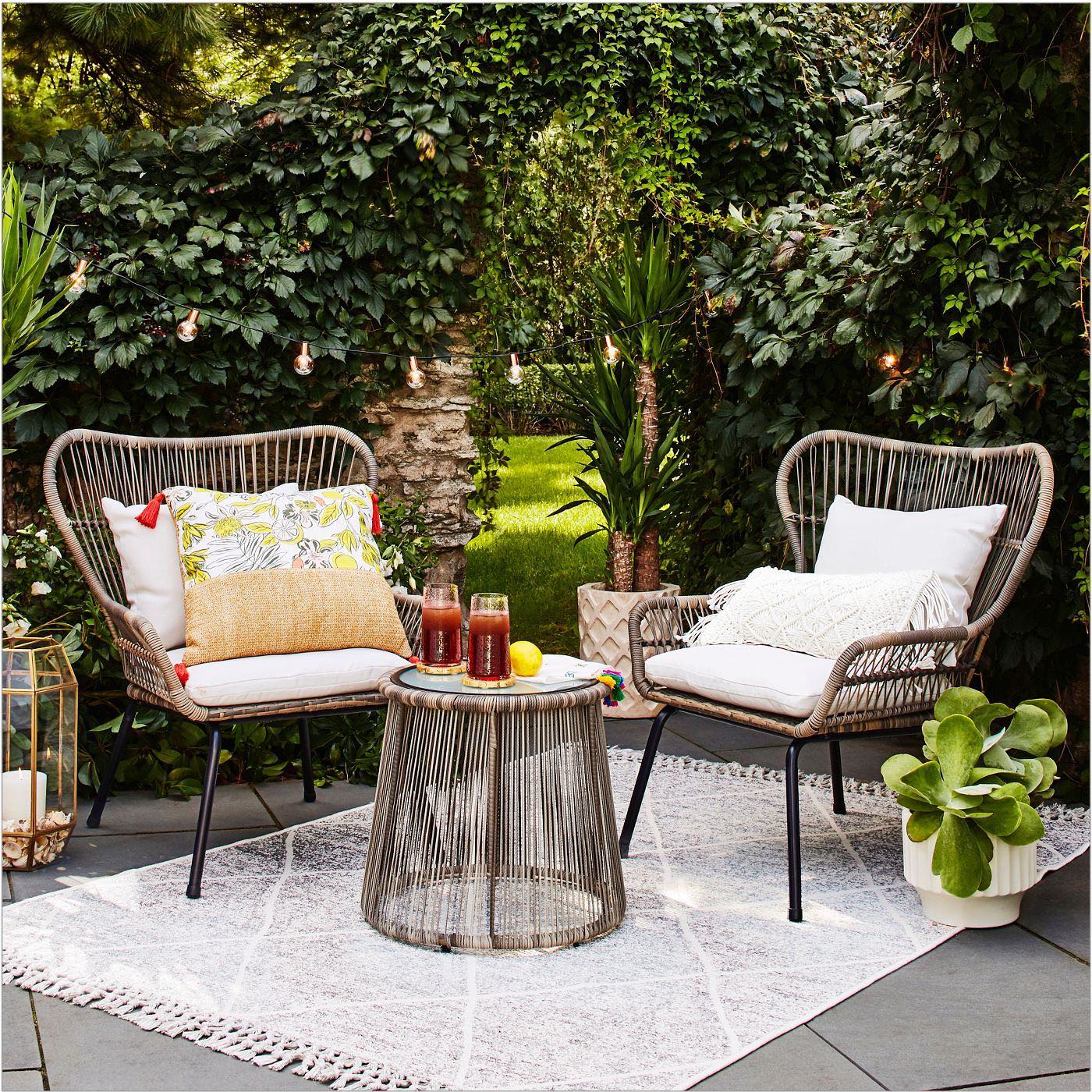 5 Things You Need to Know about Outdoor Dining Furniture